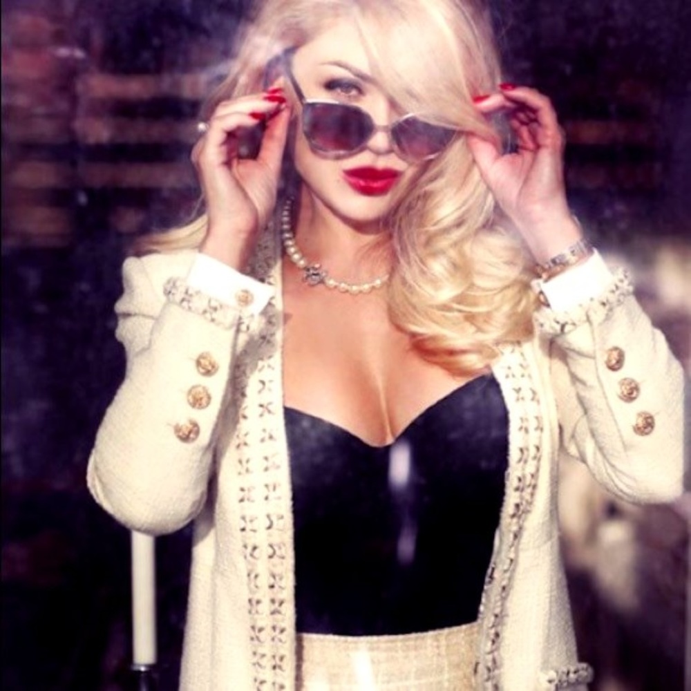 Meet your Posher, Poshboss